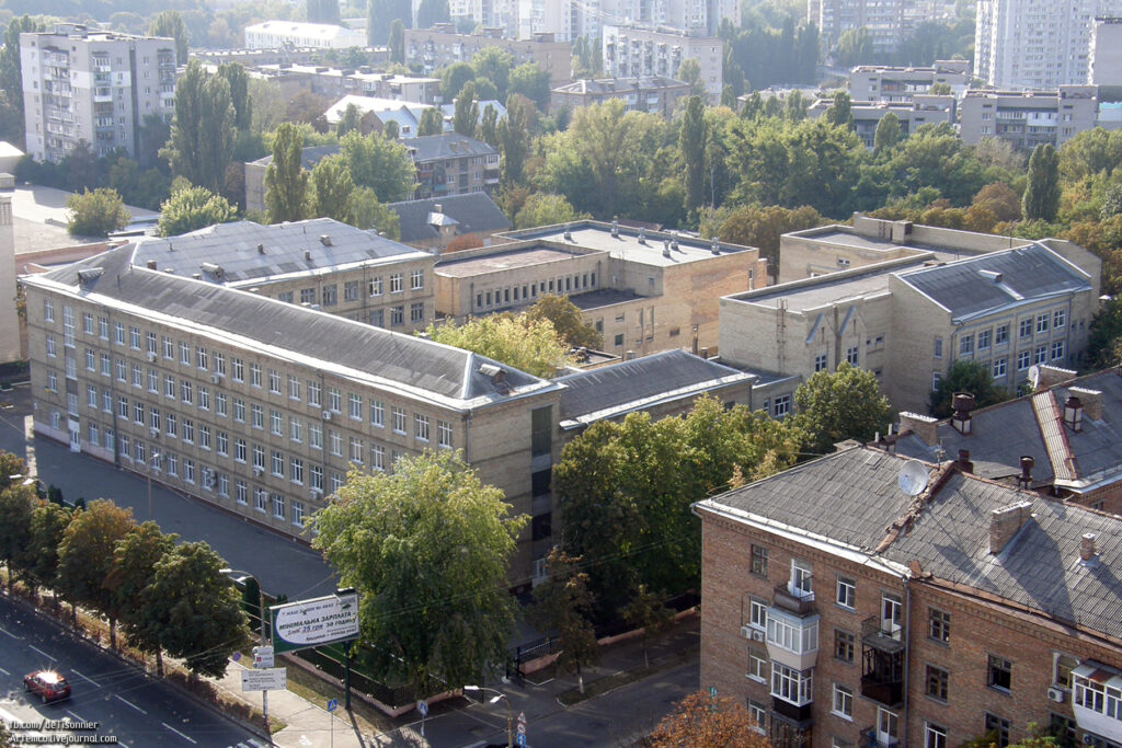 File:Чоколівка, гімназія № 178.jpg