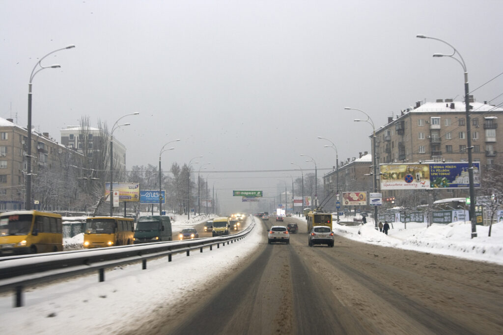 Панельна забудова на бульварі Дружби народів у Печерському районі Києва