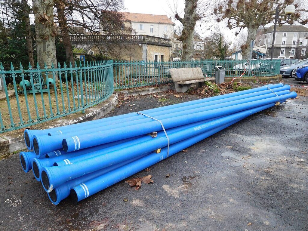 Стояк — це спільне майно співвласників — Хто має платити за заміну стояка у квартирі: відпо