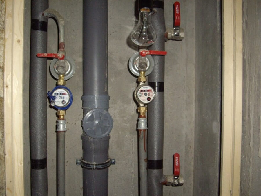 Заміна стояків водопостачання і каналізації у квартирі: коли, як і що погоджувати